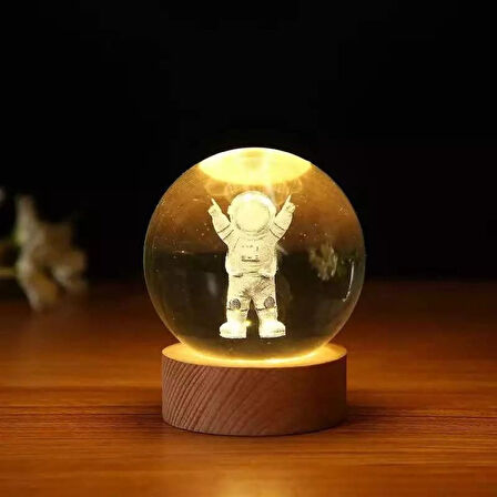 Büro Ev Hediyesi için 6CM Işıklı Ahşap Altlıklı Astronot Mini Cam Küre