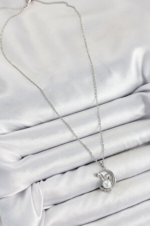 Zarif Kadın için Silver Çelik İnci Detay Hilal Tavşan Stil Kolye