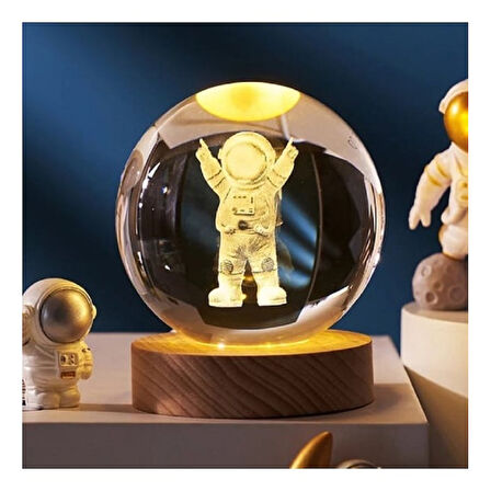 Büro Ev Ofis Dekoru için 6CM Ahşap Altlıklı Astronot Stil Işıklı Cam Küre