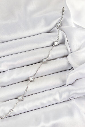 Zarif Kadın için Silver Çelik Beyaz Sedefli Yonca Bileklik