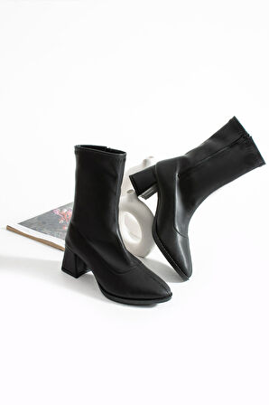 Siyah Kadın Kısa Topuklu Rahat Fermuarlı Bot