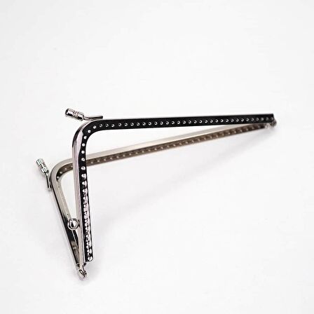 L Model Delikli Metal Çanta Bursu 18.5 CM