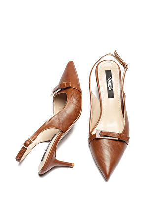 Kadın Topuklu Sivri Burunlu Taşlı Tokalı Ayakkabı TABA  3115