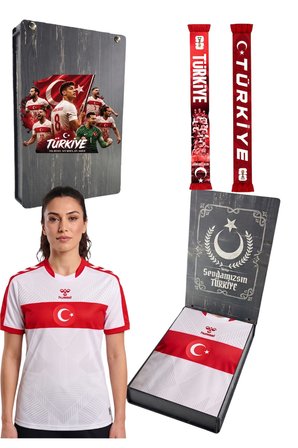 TÜRKİYE ORİJİNAL LİSANSLI HUMMEL BEYAZ TÜRKİYE FORMASI UV KUTU ve ATKI HEDİYELİ