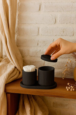 Banyo ve Makyaj Organizer Seti – 4 Parçalı Modern Tasarım, Çizgili Kapaklı Kutu