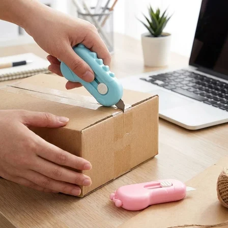 Dinozor Tasarımlı 2’li Mini Makas ve Falçata Seti – Pratik Kargo Paket Açıcı Aparat (3126)