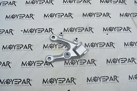 543024 YAMAHA YZF R25 SÜRÜCÜ SOL BRAKET ORJ
