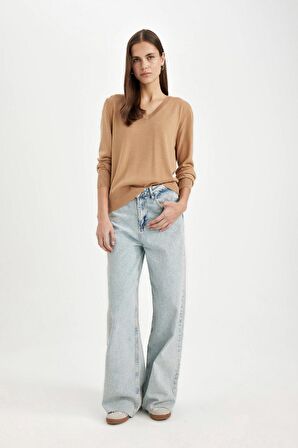 DeFacto Relax Fit Yumuşak Dokulu V Yaka Basic Düz Triko Kazak C4024AX24WNBG388