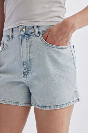 DeFacto Mom Fit Yüksek Bel Dar Paça Jean Şort C0681AX24SMNM39