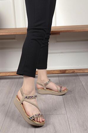 Guja 24y121-3 Kadın Taşlı Platform Tabanlı Comfort Sandalet Bej