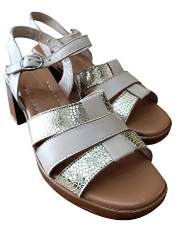 Castle Black 45204 Kadın Hakiki Deri Kalın Kısa Topuklu Comfort Sandalet Bej