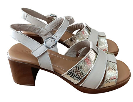 Castle Black 45204 Kadın Hakiki Deri Kalın Kısa Topuklu Comfort Sandalet Bej