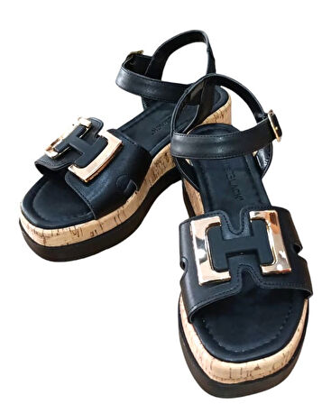 Castle Black 35182 Kadın Tokalı Dolgu Taban Sandalet Siyah