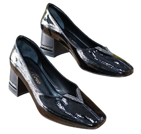 Erse 11 Kadın Taşlı Topukta Taş Detaylı Kapalı Ayakkabı Siyah Rugan