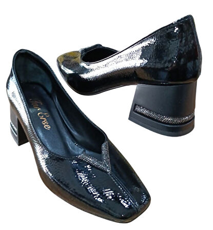 Erse 11 Kadın Taşlı Topukta Taş Detaylı Kapalı Ayakkabı Siyah Rugan