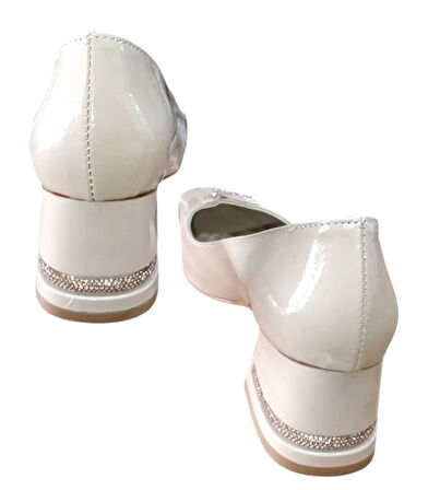 Erse 11 Kadın Taşlı Topukta Taş Detaylı Kapalı Ayakkabı Bej Rugan