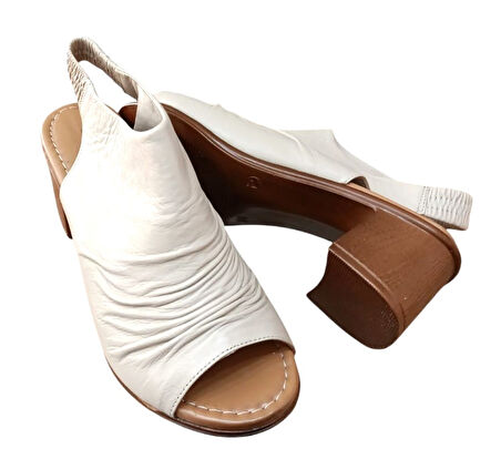Castle Black 4579 Kadın Hakiki Deri Kısa Topuklu Comfort Sandalet Bej