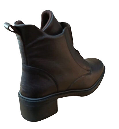 Castle Black 11032-1 Kadın Hakiki Deri Toka Ve Lastik Detaylı Fermuarlı Bot Kahve