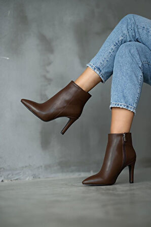 Pine Cone K202 Kadın Sivri Burun Topuklu Fermuarlı Casual Bot Kahve