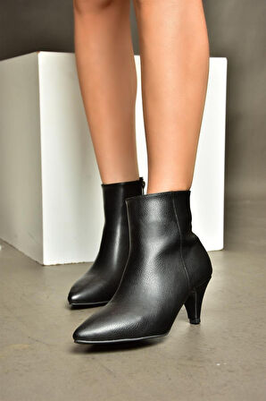 Pine Cone K100 Kadın Sivri Burun Kısa Sivri Topuklu Casual Bot Siyah