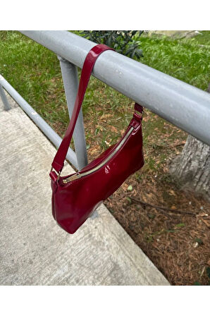 Kadın Rugan Cherry Bag Gold Fermuarlı Omuz Çantası