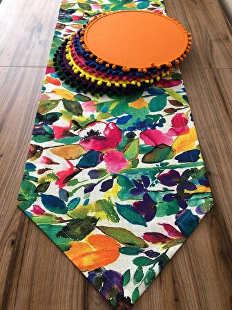 SULUBOYA DESENLİ RUNNER & PONPONLU SUPLA