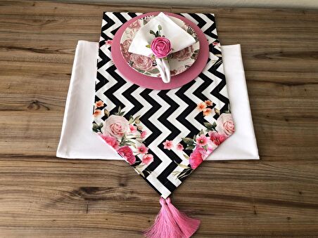 SOFRA SUNUM SETİ ZİGZAG ZEMİN ÜZERİNE GÜL DESENLİ TAKIM