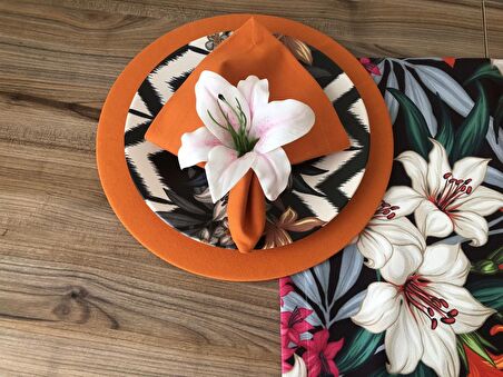 RENKLİ LİLYUM ÇİÇEĞİ DESENLİ SOFRA SUNUM SETİ