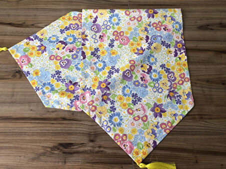 BAHAR ÇİÇEKLERİ DESENLİ RUNNER