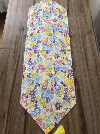 BAHAR ÇİÇEKLERİ DESENLİ RUNNER