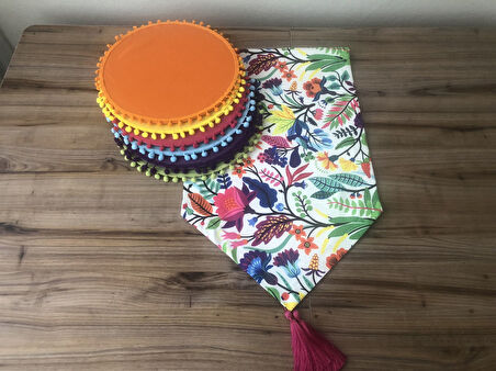 OTANTİK DESENLİ RUNNER & KARIŞIK RENKLİ PONPONLU SUPLA