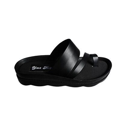 YAZKIŞ Kadın Siyah Cilt Parmak Geçkili Üzeri Şeritli Terlik