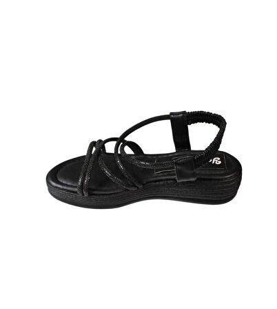 YAZKIŞ Kadın Siyah  Beyaz Cilt Çift Bantlı Üzeri Çapraz Taşlı 4cm Arkası Lastikli Kalın Taban Sandal