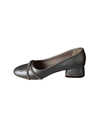 YAZKIŞ Kadın Siyah Cilt Gümüş Parlak Üzeri Burgu Taşlı Yuvarlak Burun 3cm Kare Topuk Ayakkabı