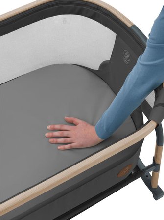 Maxi Cosi Iora Air Sallanabilen Ahşap Görünümlü Anne Yanı Beşik Beyond Graphite