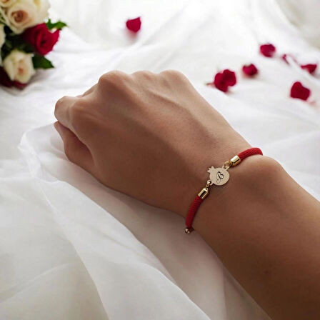 Bayanlar İçin Nar Figürlü Örgü İpli 14 Ayar Altın Plakalı Harfe Özel Bileklik-323harf-kırmızı