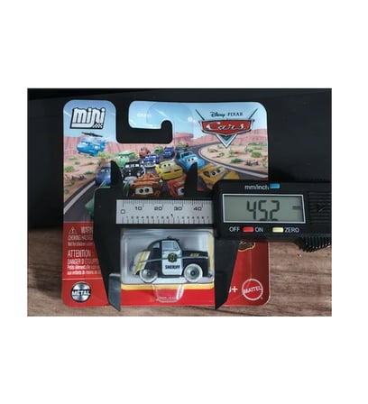 Disney Pixar Cars Mini Arabalar Sheriff Dikkat Uzunluk 4cm