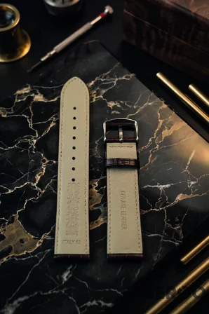 BEROO 22mm Premium Hakiki Deri Saat Kordonu | Klasik Timsah Desen Deri Saat Kayışı | Paslanmaz Çelik Tokalı - Kahverengi