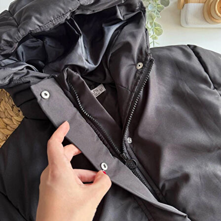 UNİSEX MODEL KAPÜŞON DETAYLI SU GEÇİRMEZ ÇOCUK MONTU 