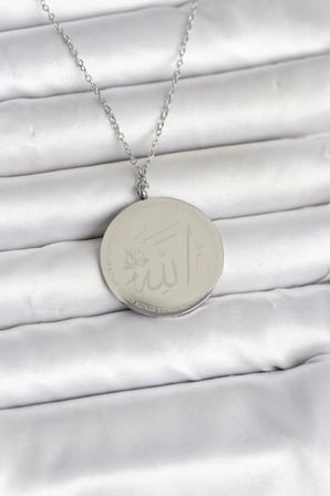 316L Çelik Gümüş Renk Ayetel Kürsi ve Allah Yazılı Kolye TJ-BKO11054