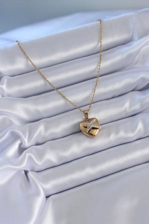 316L Çelik Gold Renk Zirkon Detay Kalp Model Kadın Kolye TJ-BKO7626