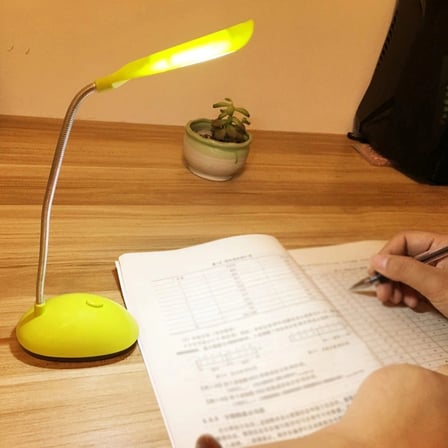 360 Derece Ayarlanabilir Esnek LED Masa Lambası