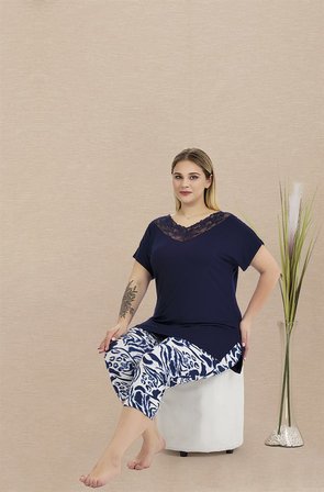 Fastieshop Büyük Beden Viskon Şık Tasarım Lacivert Dantel İşlemeli Desenli Kısa Kol Kapri Takım