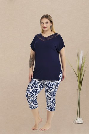 Fastieshop Büyük Beden Viskon Şık Tasarım Lacivert Dantel İşlemeli Desenli Kısa Kol Kapri Takım
