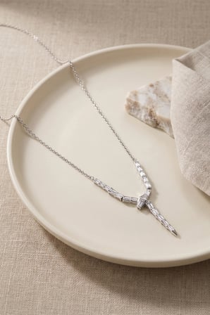 Pirinç Gümüş Renk Zirkon Taşlı Yılan Model Kadın Kolye
