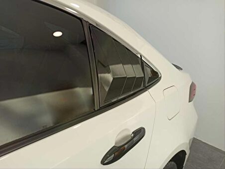 Toyota Corolla 2019+ Kelebek Kaplama Piano Black