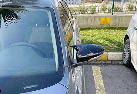 Volkswagen Jetta (2010-2018) Batman Yarasa Ayna Kapağı (Parlak Siyah)
