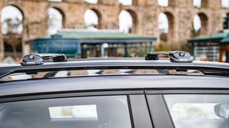 İnfiniti Qx56 (Z62) Suv 11-13 Air 1 Ara Atkı Siyah