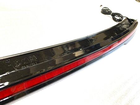 En Passat Led Spoıler  (Pıano Black)