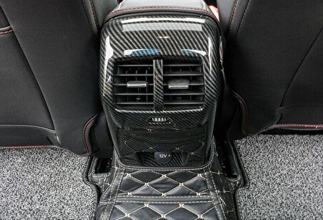 Ford Focus 2019+ Arka Menfez Kaplama - Karbon(Abs)